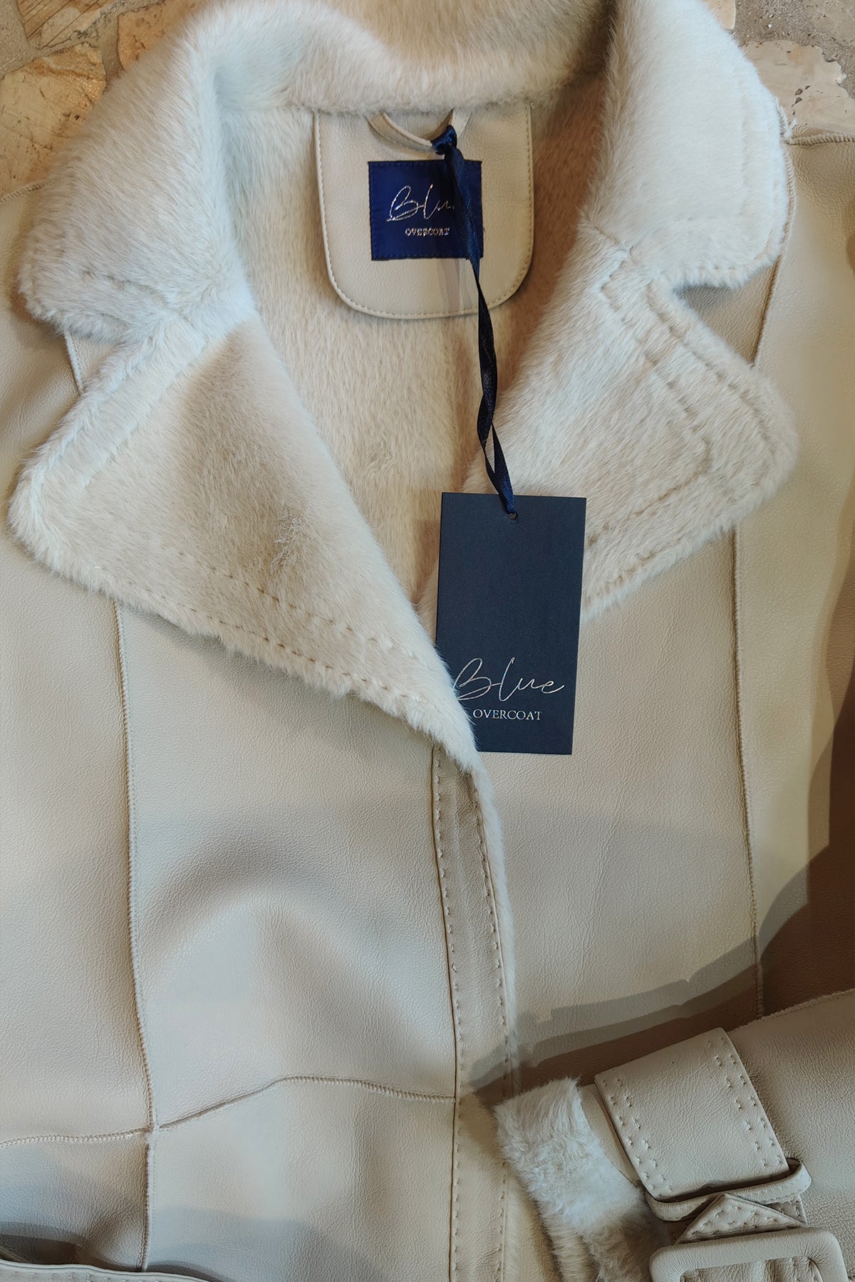 Trench lungo con eco pelliccia