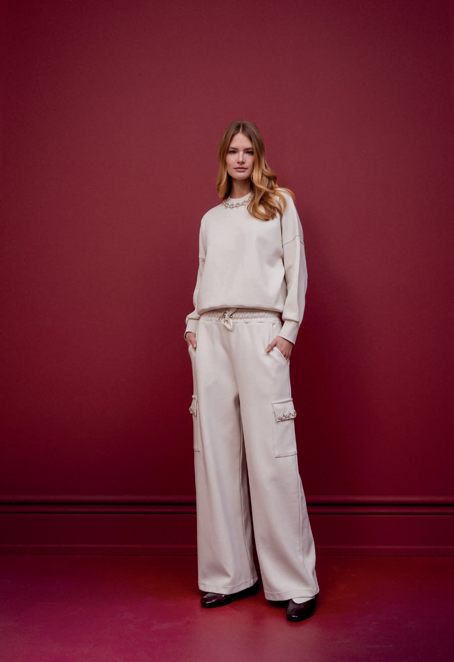 Pantaloni felpa con applicazioni strass