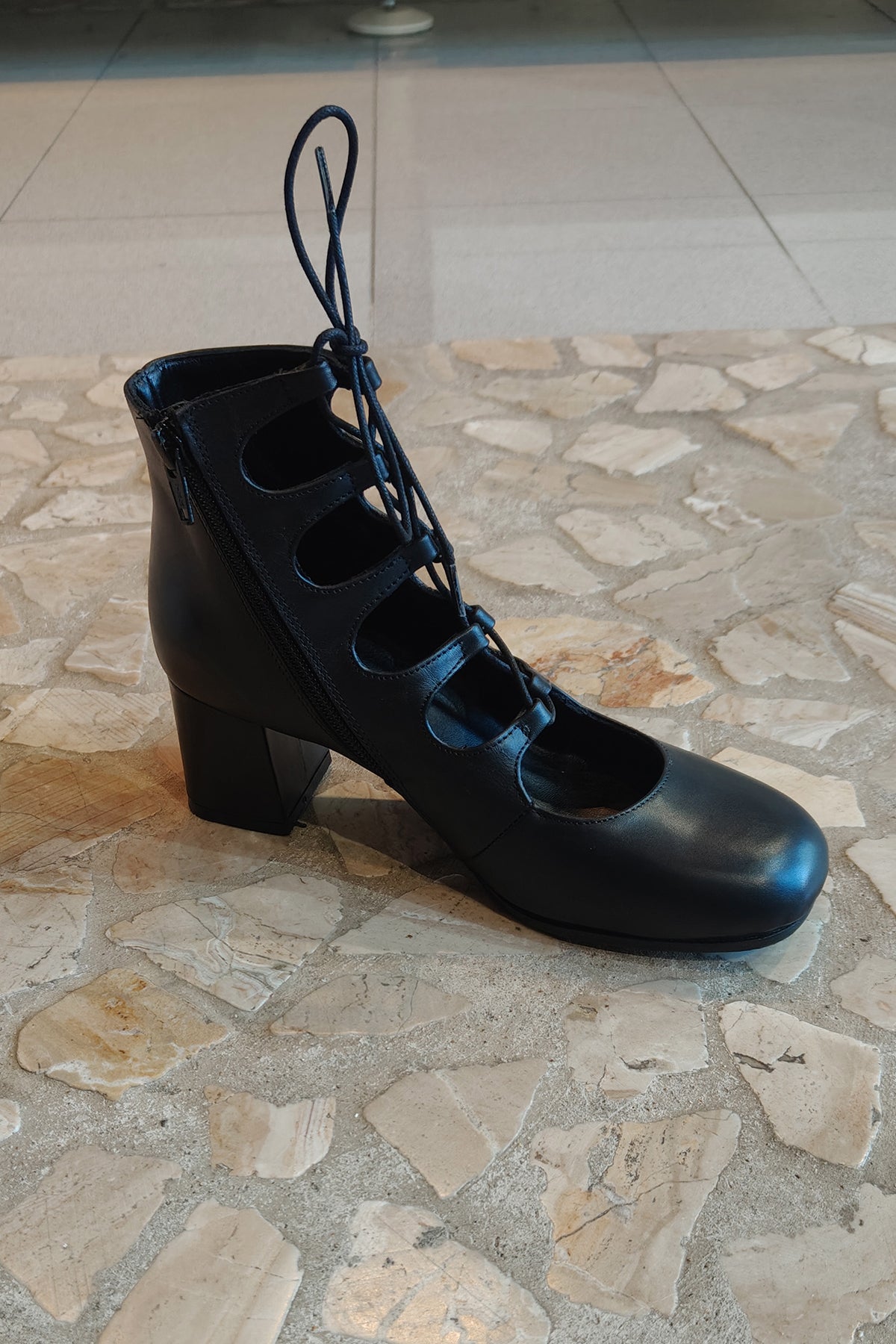 Stringato nappa nero - Nuvola