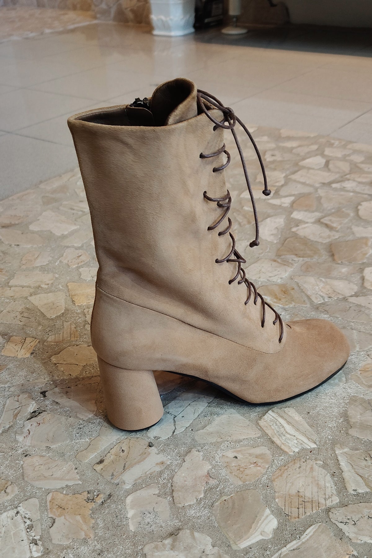 Stringato camoscio - Simona