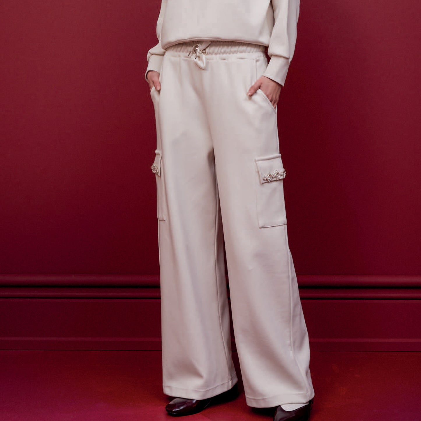 Pantaloni felpa con applicazioni strass