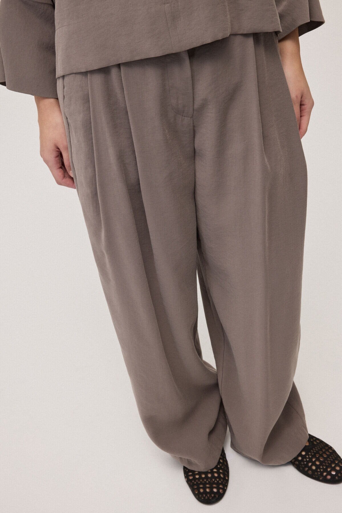 Pantaloni palazzo con pince