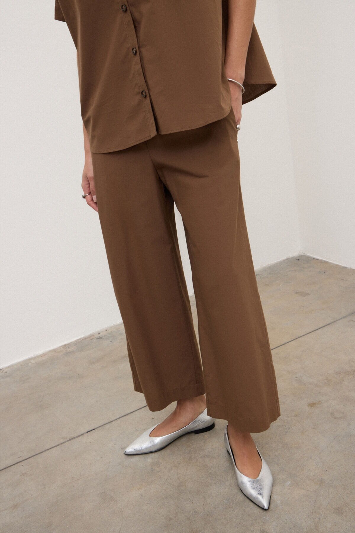 Pantaloni cropped in popeline