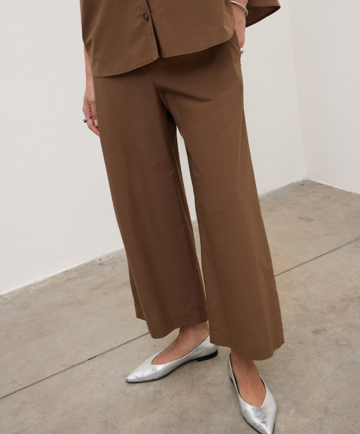 Pantaloni cropped in popeline