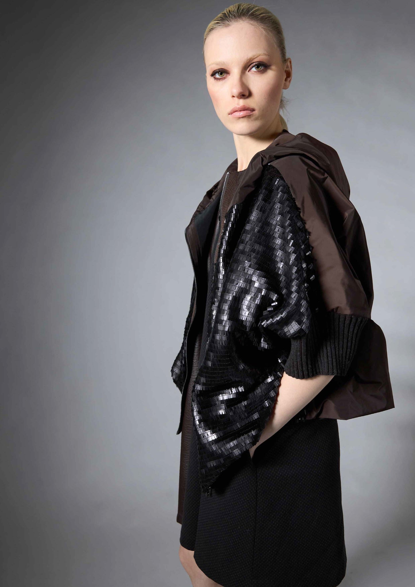 Mantella con zip - nero e marrone